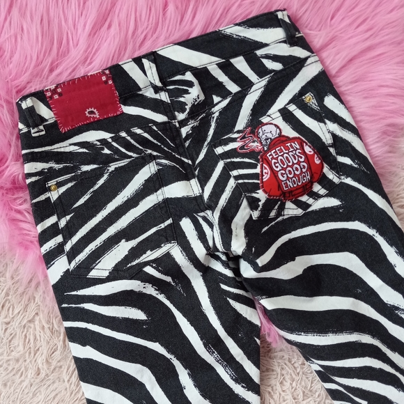NEW PICS! 💀Punk rock zebra skinnys- metal bands trivium & Alice cooper patches - Picture 15 of 16